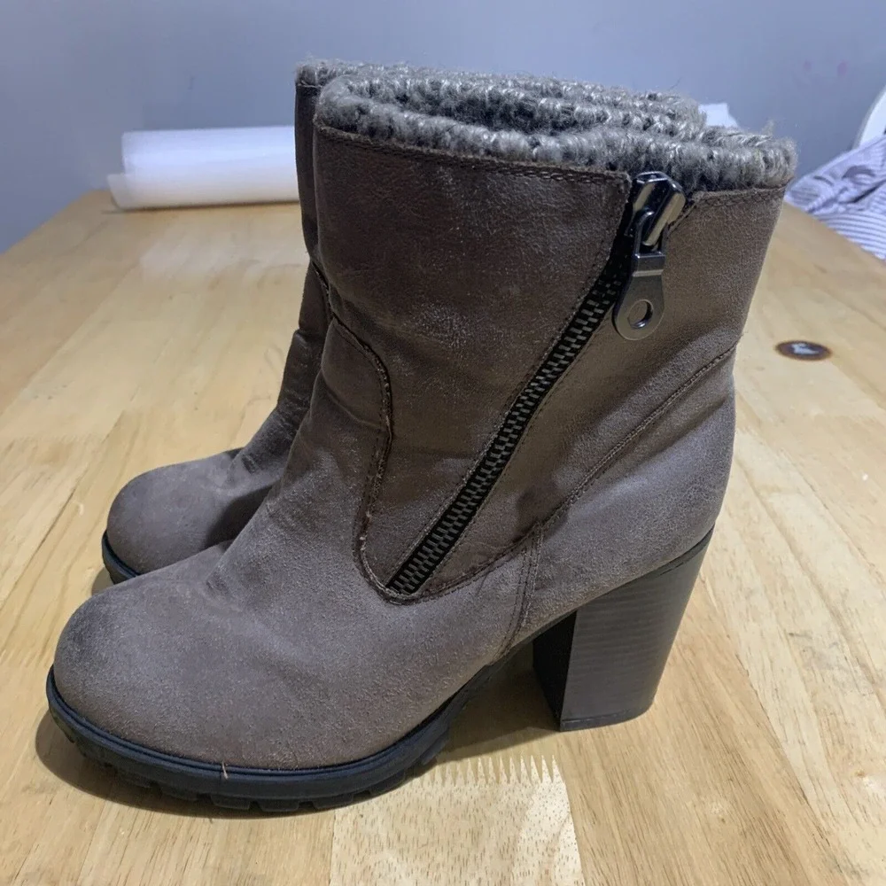 Mossimo Supply Co‎ Boots Womens 10 Emily Zip Ankle Bootie Brown Fabric Heels